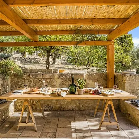 Olivetta - The Private Oasis